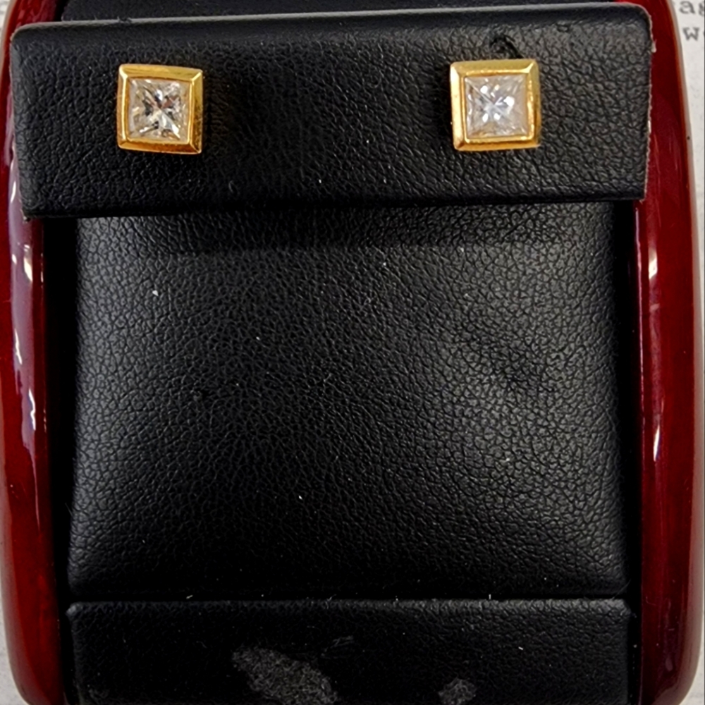 One pair of stamped 14k yello gold ladies hand assembled square earrings